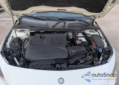 2015 Mercedes-Benz Cla 250 4Matic z USA, uszkodzony, nr VIN WDDSJ4GB7FN215929